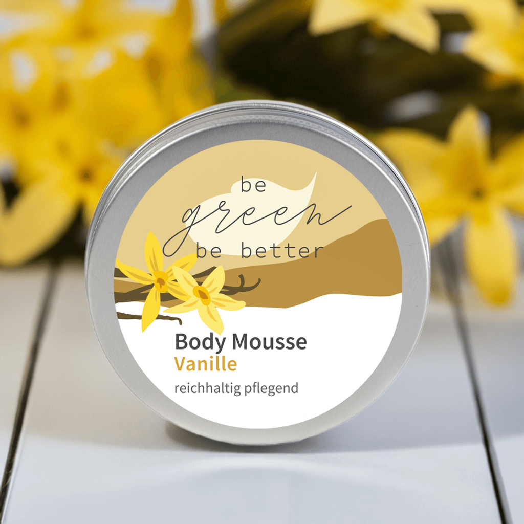BodyMousse vor Blüten