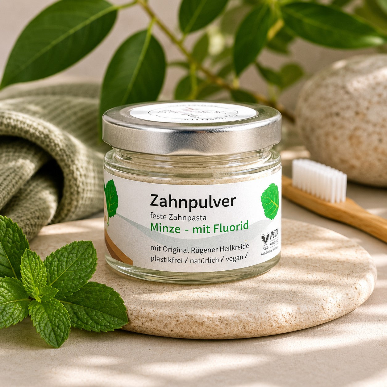 Zahnpulver Minze mit Fluorid und Rügener Heilkreide in Glasbehälter