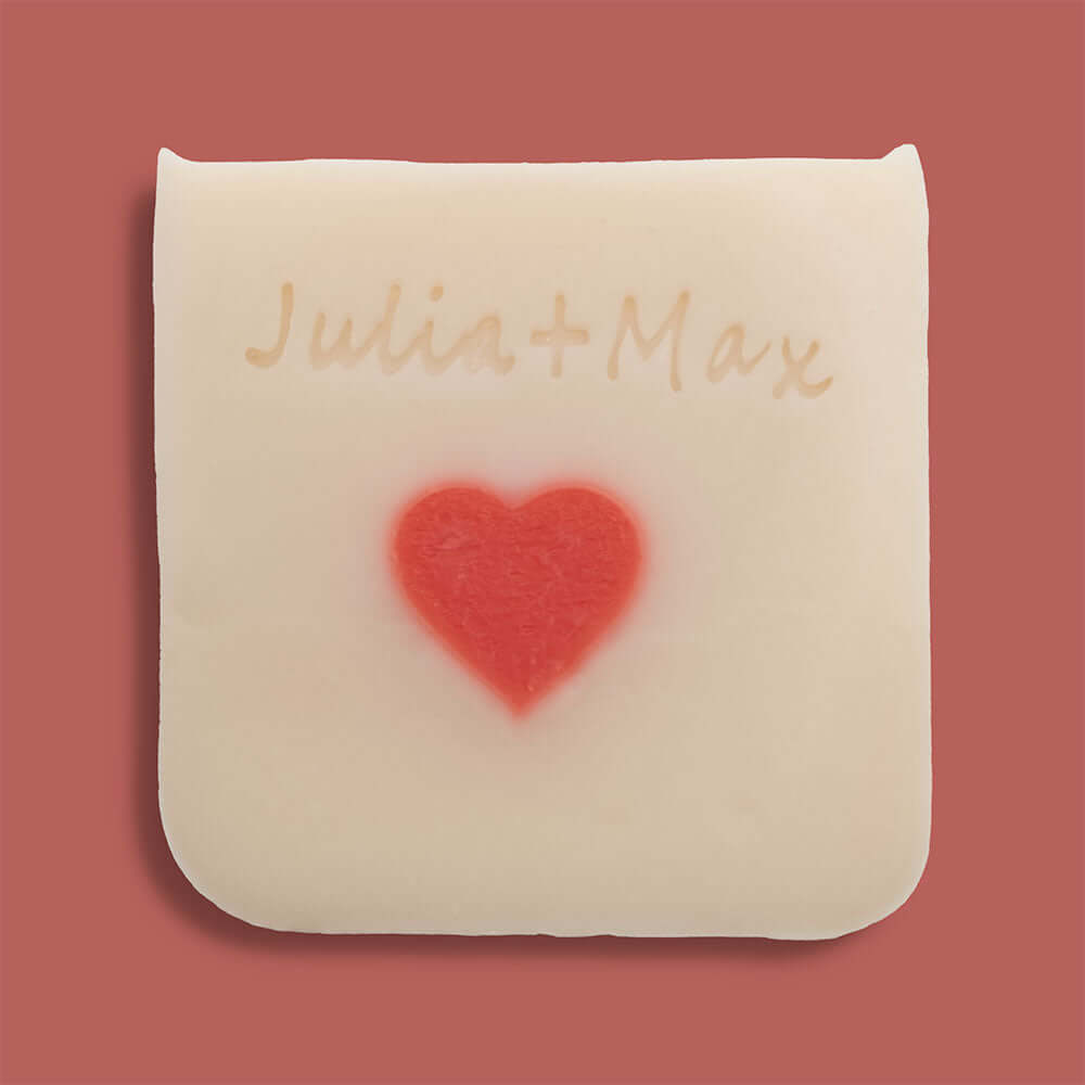 Handgemachte Bio Seife mit individuellem, personalisiertem Druck